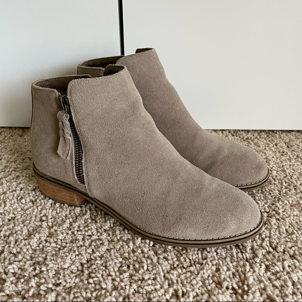 Blondo Waterproof Booties Taupe Size 9